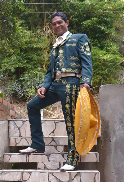 Trompetista de mariachi en serenata